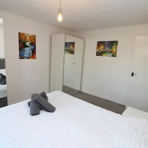 Modern Luxury Flat In , London United Kingdom